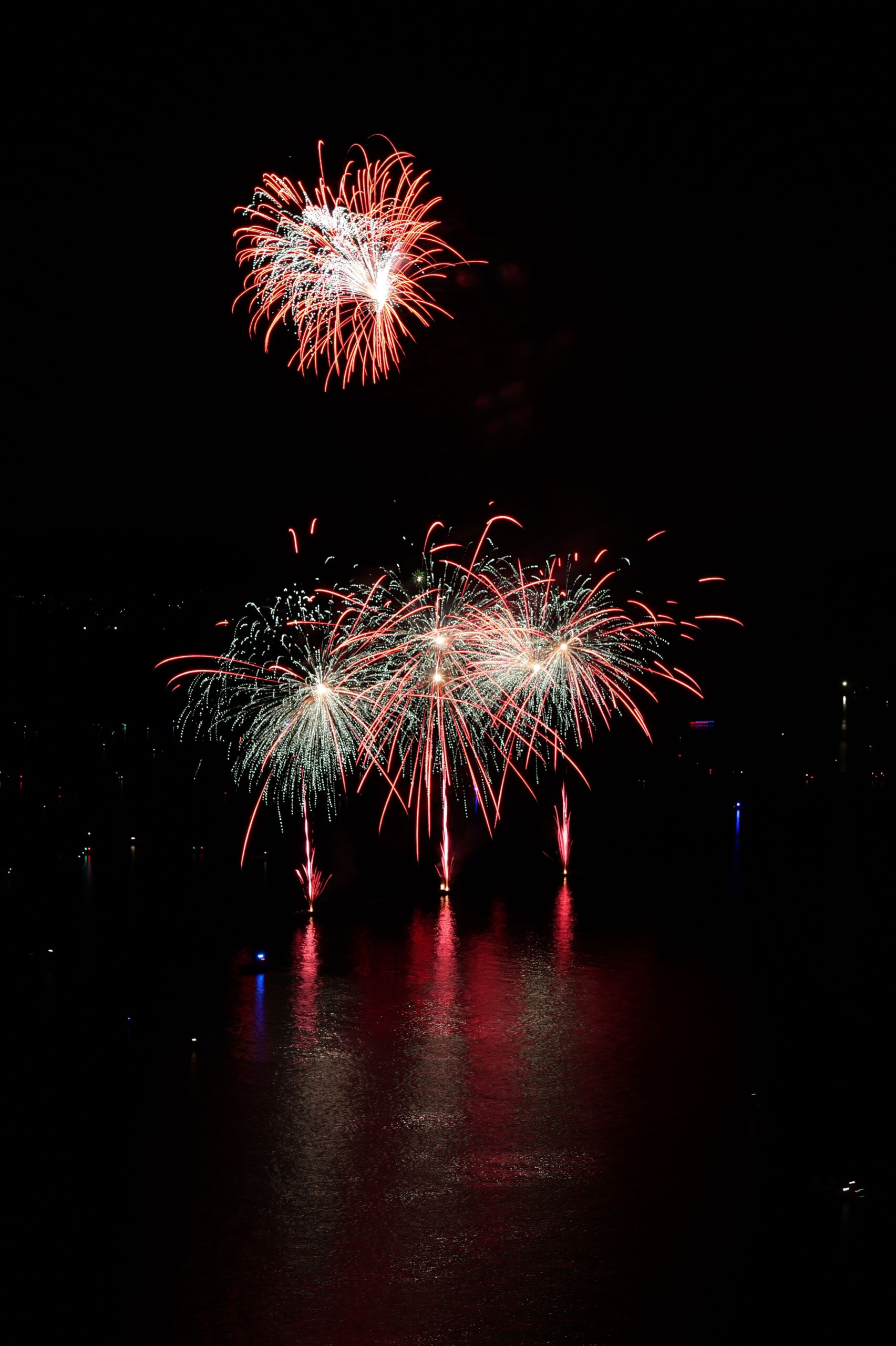 ⛵ Bokeška Noć (Die Boka-Nacht): Das magische Lichter- & Bootsfestival von Kotor